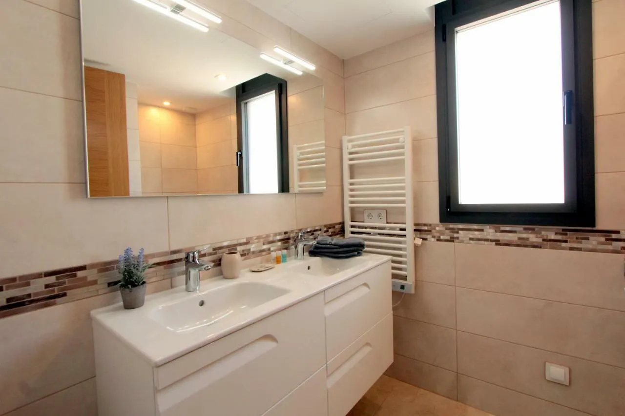 Leon Inmo Villa Nicole - 10699 Empuriabrava