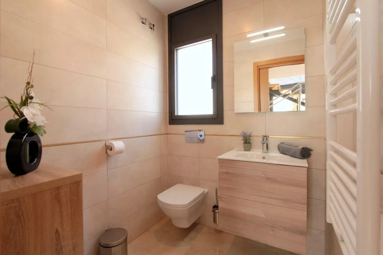 Leon Inmo Villa Nicole - 10699 Empuriabrava