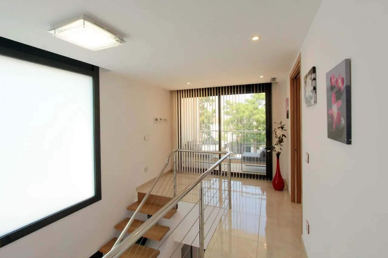 Leon Inmo Villa Nicole - 10699 Empuriabrava 0*,  Espagne
