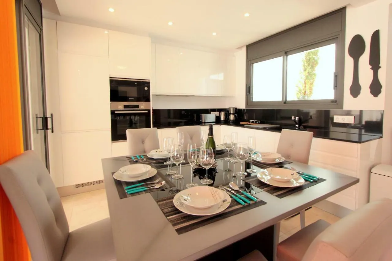 Leon Inmo Villa Nicole - 10699 Empuriabrava
