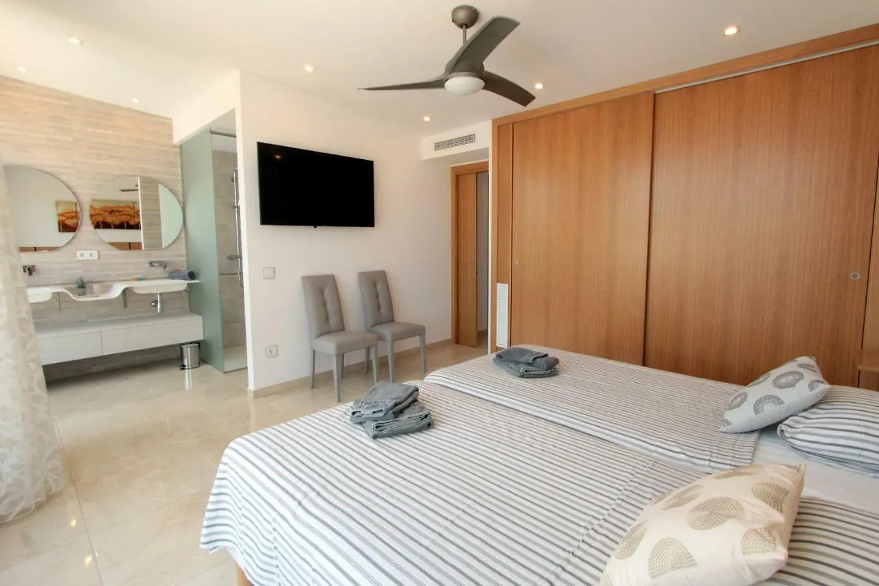 Leon Inmo Villa Nicole - 10699 Empuriabrava