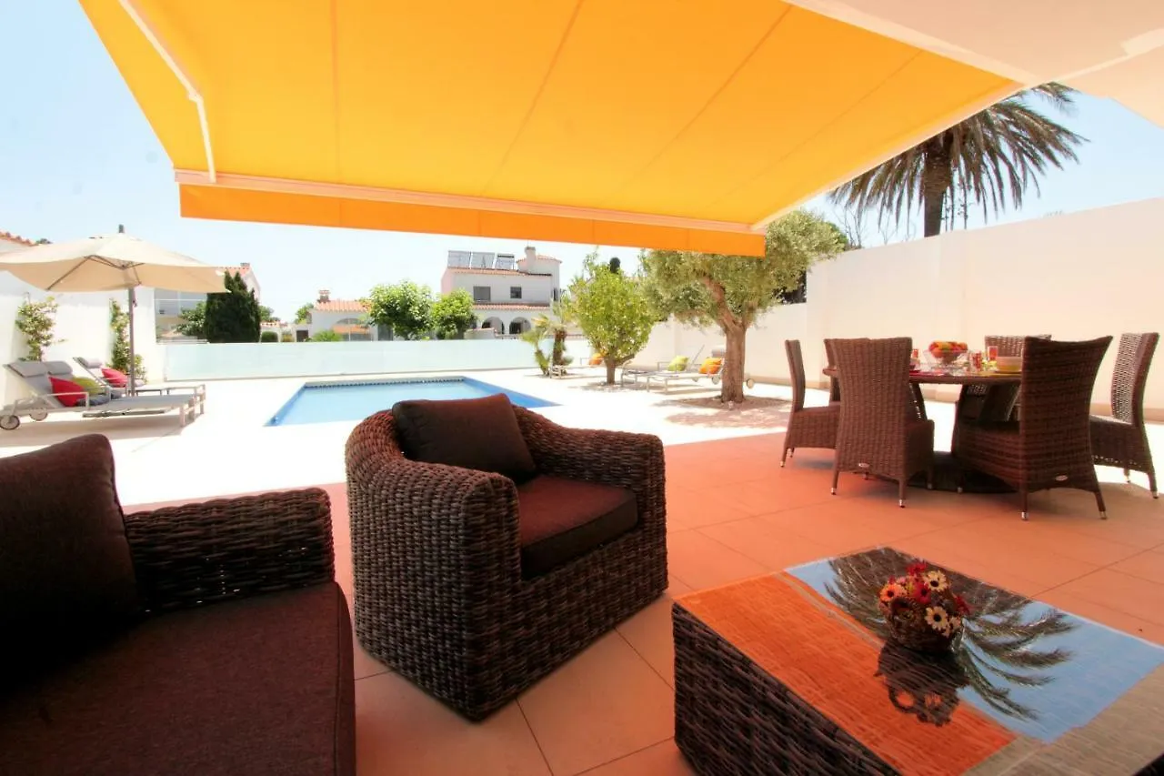 Leon Inmo Villa Nicole - 10699 Empuriabrava